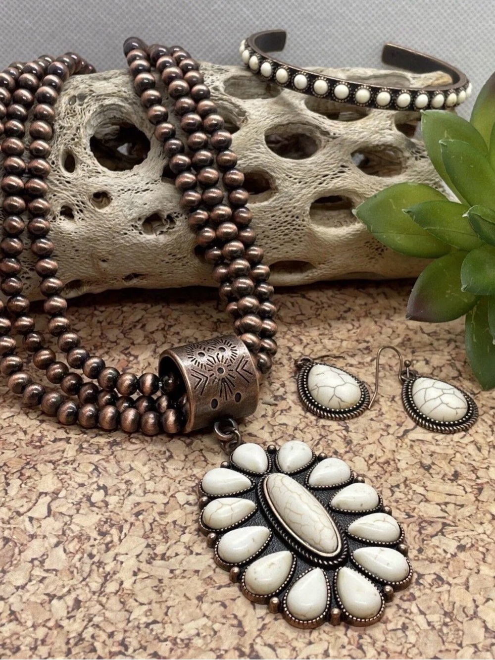 NIP Western Faux Navajo Pearl Cluster Pendant Necklace